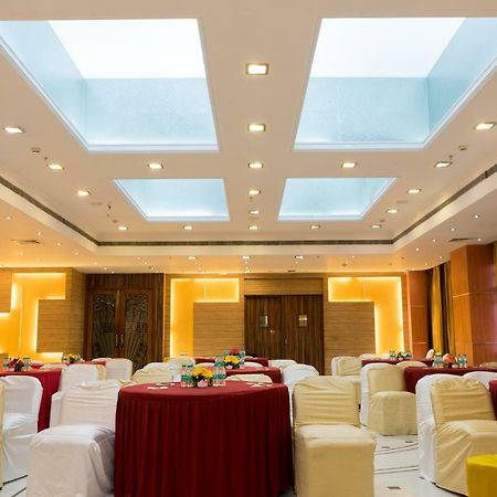 Gemini Continental, Hazratganj Hotel Lucknow Exterior photo