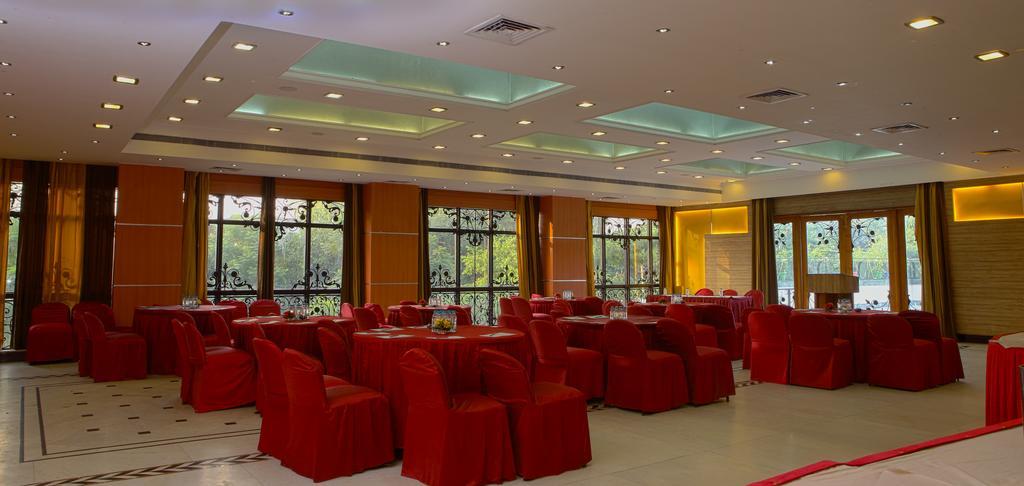 Gemini Continental, Hazratganj Hotel Lucknow Exterior photo