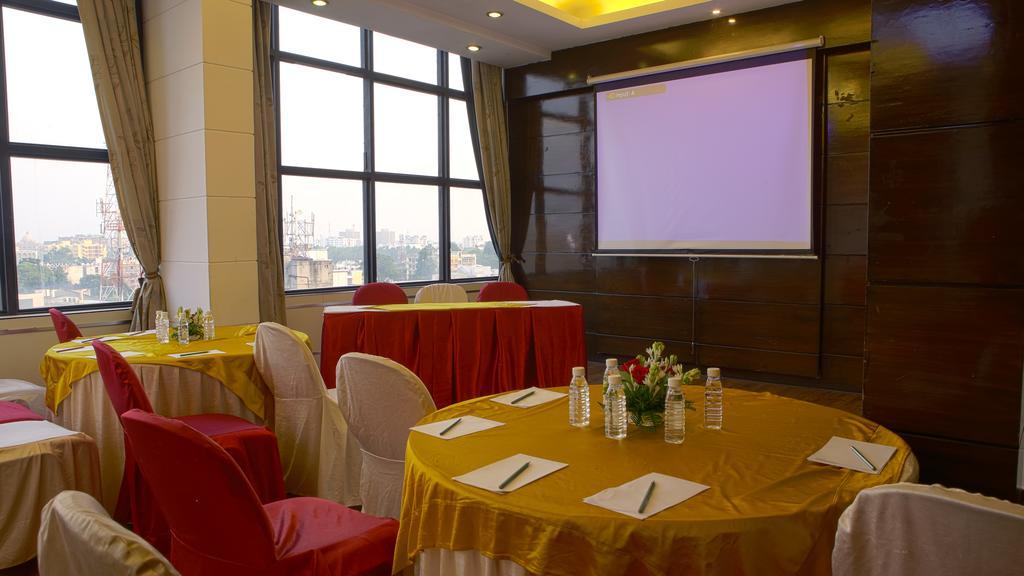 Gemini Continental, Hazratganj Hotel Lucknow Exterior photo