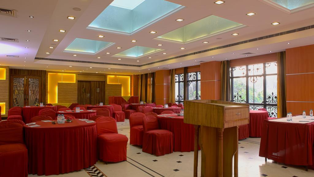 Gemini Continental, Hazratganj Hotel Lucknow Exterior photo
