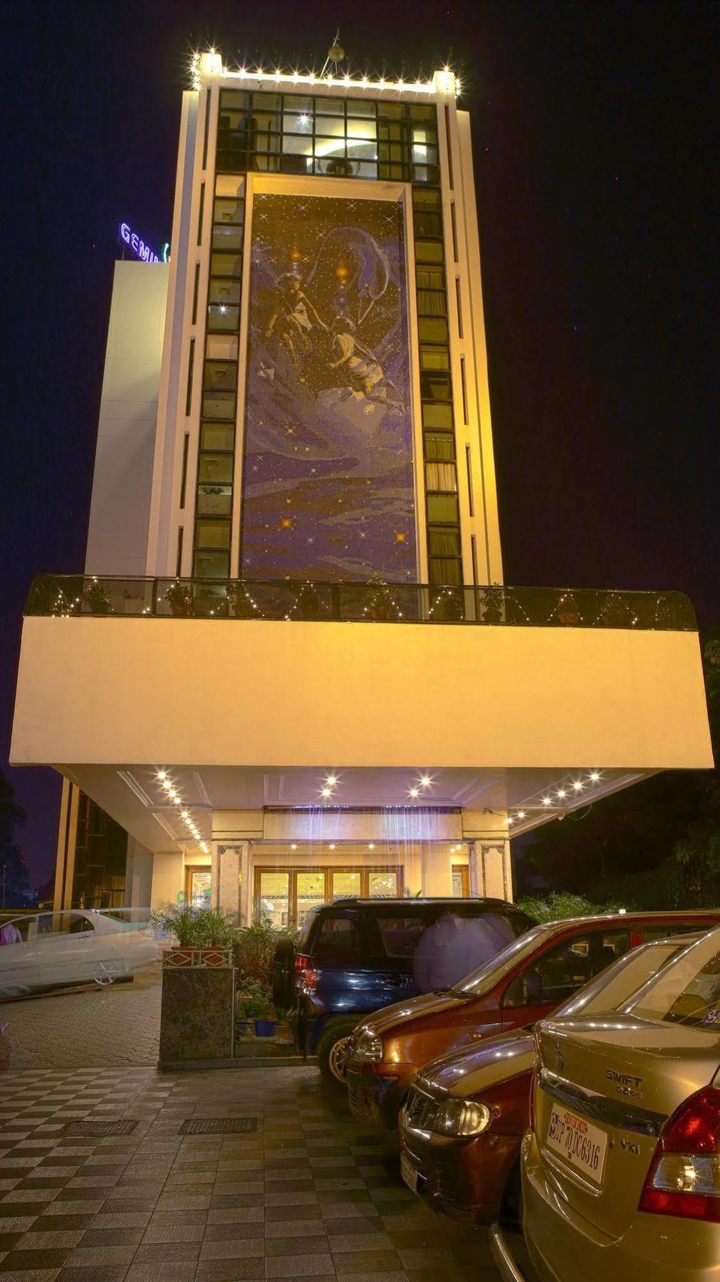 Gemini Continental, Hazratganj Hotel Lucknow Exterior photo