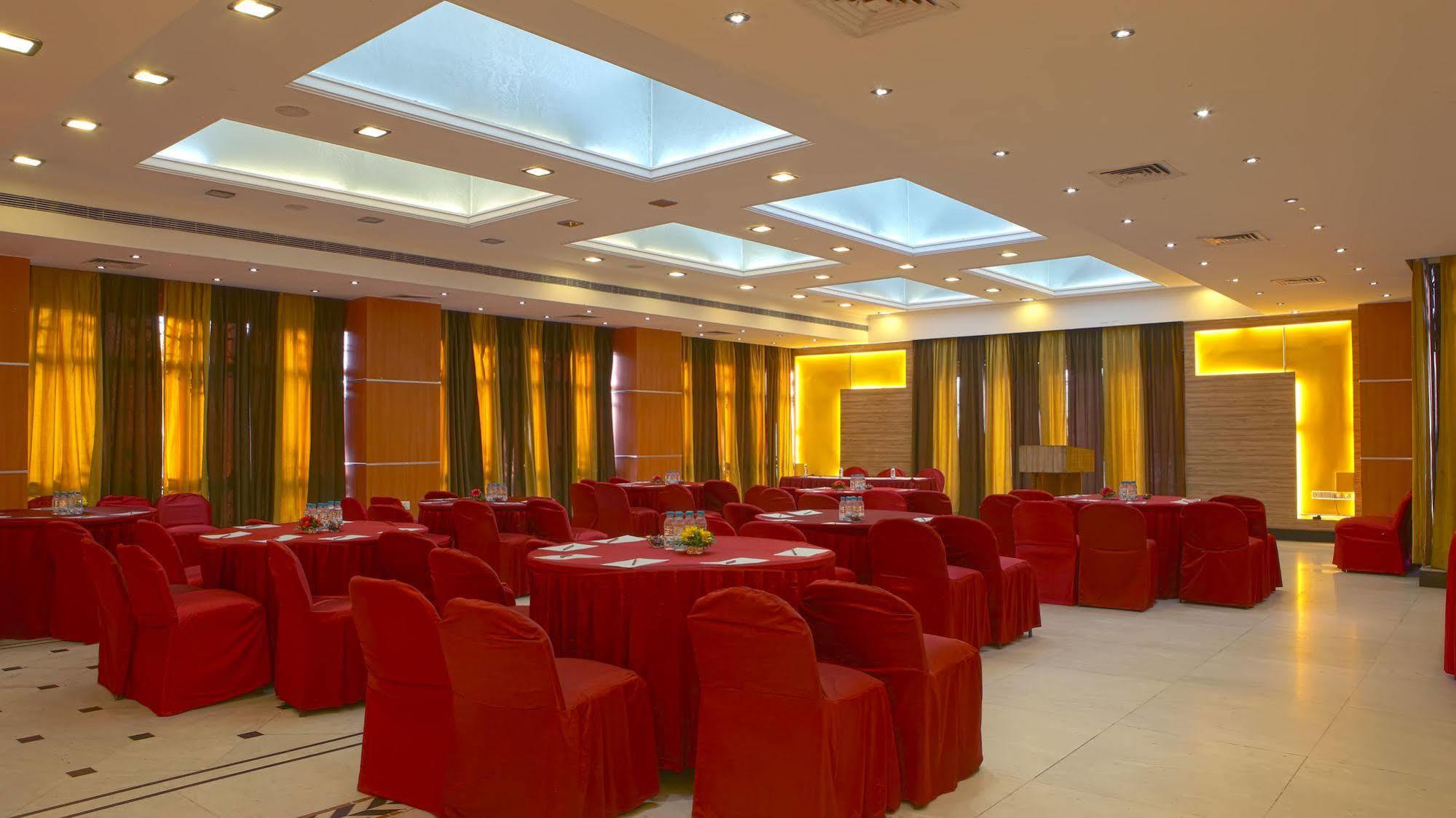 Gemini Continental, Hazratganj Hotel Lucknow Exterior photo