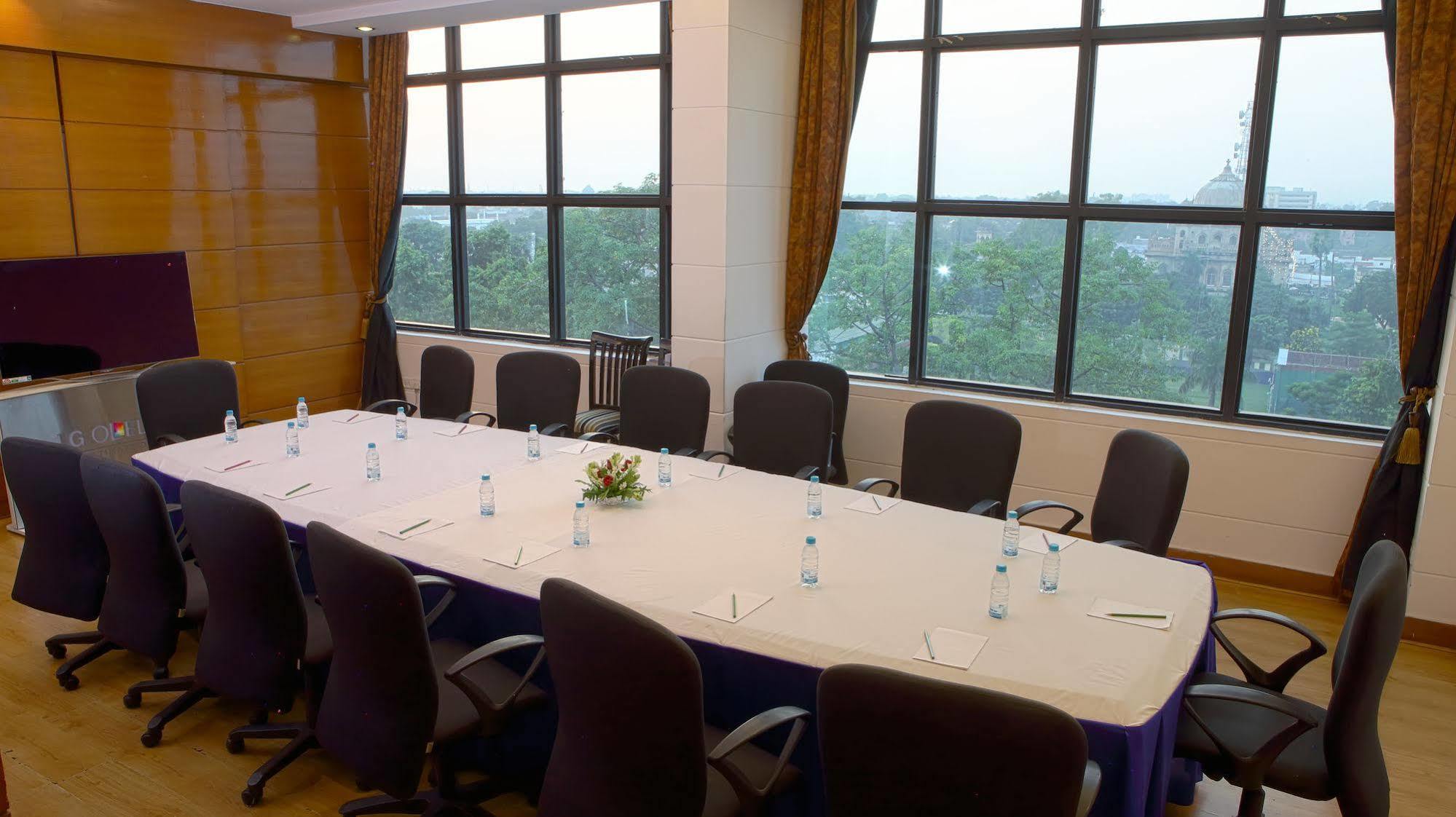 Gemini Continental, Hazratganj Hotel Lucknow Exterior photo